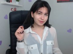 ClaraGreen - blond female webcam at LiveJasmin