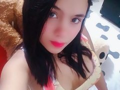 WildPrincessLove - female with black hair webcam at xLoveCam