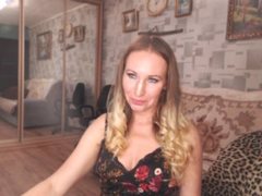 CosIWant - blond female with  small tits webcam at ImLive