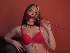 CrystallFerro - female with brown hair and  small tits webcam at ImLive