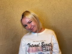 CuteGoldLoves - blond female webcam at ImLive