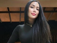 CutieDoLL - shemale with brown hair webcam at ImLive