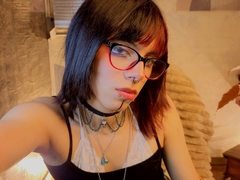 DaniBlossomVSX - shemale with red hair webcam at ImLive
