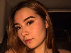 Dani_Suarez - female with red hair webcam at ImLive