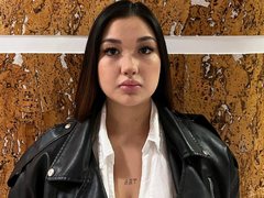 DaniellaMell - female with black hair and  big tits webcam at ImLive