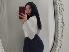 Dara_Moore - female with black hair webcam at ImLive