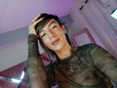 dam2116 - blond shemale webcam at ImLive