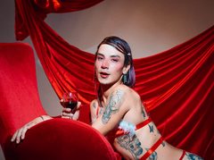 dam2116 - blond shemale webcam at ImLive