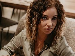 DemiSweet - blond female with  small tits webcam at ImLive