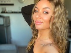 DemiSweet - blond female with  small tits webcam at ImLive