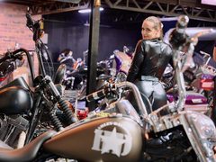 DeniseMaddox - female with brown hair and  big tits webcam at LiveJasmin