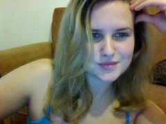 DesireDiane - female with brown hair and  small tits webcam at ImLive