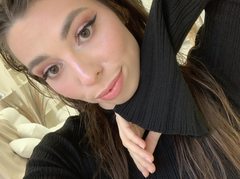 DestinyChristie - female with brown hair webcam at ImLive