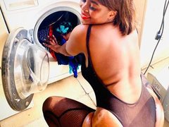 Devoiouscurves - female webcam at ImLive