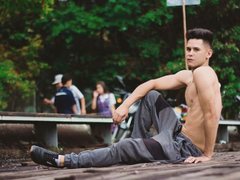 MAXDarrel - male webcam at LiveJasmin