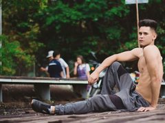 MAXDarrel - male webcam at LiveJasmin