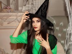 Diana_Ross - female with brown hair and  small tits webcam at ImLive