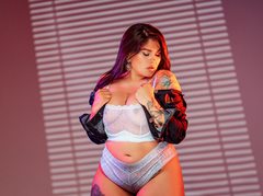 ElektraOconnor - female with black hair webcam at ImLive