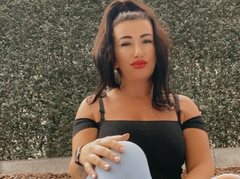 Dirtyannaxxxxx666 - female with brown hair and  big tits webcam at ImLive