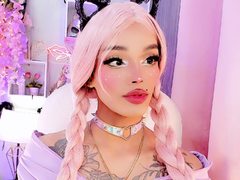 DollSwett040 - shemale with red hair webcam at ImLive