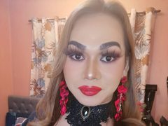 DominantHugeCockTS - shemale with black hair webcam at ImLive