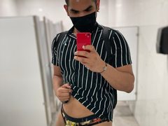 DrLeather05 from ImLive