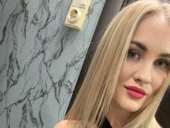 DreamGirl777 - blond female webcam at ImLive
