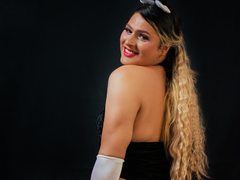 Dreams_BlondeGirl - blond shemale webcam at ImLive