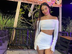 ElenaStonne - female with brown hair webcam at ImLive