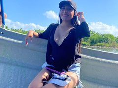 ElenaWood - female webcam at ImLive