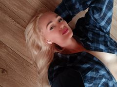 Elis_miracle - blond female with  big tits webcam at ImLive