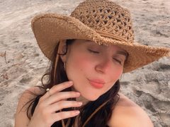 ElizaKorss - female with brown hair and  big tits webcam at ImLive