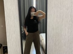 ElizabethDeal - female with black hair and  big tits webcam at LiveJasmin