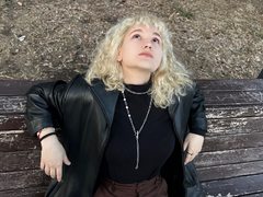 ElizabethDavids - blond female webcam at LiveJasmin