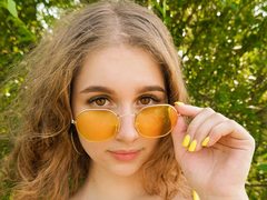 EllenGrays - blond female webcam at LiveJasmin