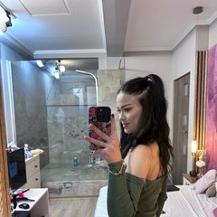 Elsatight18 - female with black hair and  small tits webcam at ImLive