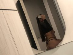 EmiliClarke - female with brown hair webcam at xLoveCam