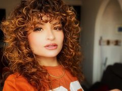 EmilyRouse - blond female webcam at LiveJasmin