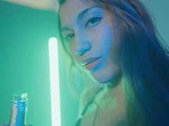 EmilyLope - female with brown hair webcam at LiveJasmin