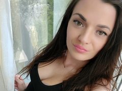 SweetHappyLady - female with brown hair webcam at ImLive