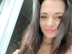 SweetHappyLady - female with brown hair webcam at ImLive