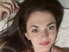 SweetHappyLady - female with brown hair webcam at ImLive