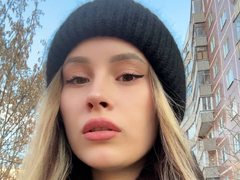 Emily_Bridget from ImLive