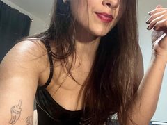 EmilyeMiller92 - female with brown hair and  small tits webcam at ImLive