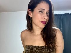 EmilyeMiller92 - female with brown hair and  small tits webcam at ImLive