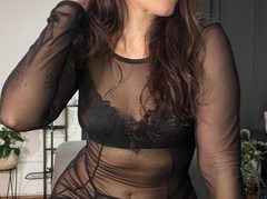 EmilyeMiller92 - female with brown hair and  small tits webcam at ImLive