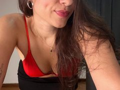 EmilyeMiller92 - female with brown hair and  small tits webcam at ImLive