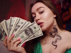 EmilyxRoss - female with brown hair webcam at ImLive