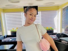 EmmaCard - female with black hair webcam at ImLive