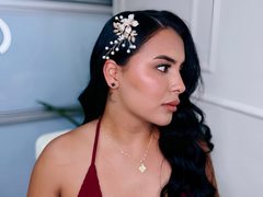 EmmaLuuu - female with black hair webcam at ImLive